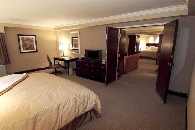 Doubletree By Hilton Pittsburgh Airport Hotel Moon Township Room photo